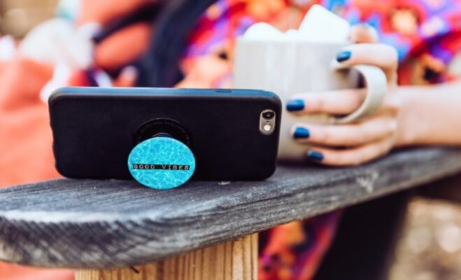 Що таке попсокет: практичний аксесуар для смартфона, що став must-have Що таке попсокет: практичний аксесуар для смартфона, що став must-have