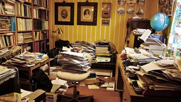 Синдром Плюшкіна: що це таке, чому виникає і як із цим жити Синдром Плюшкіна: що це таке, чому виникає і як із цим жити